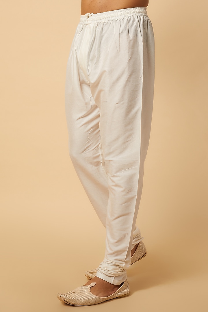 Ivory Silk Groom Sherwani Set by Jayesh and Kaajal Shah Men at Pernia's Pop Up Shop