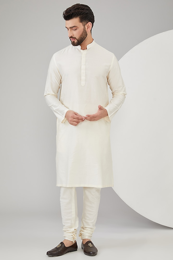 Ivory Silk Groom Sherwani Set by Jayesh and Kaajal Shah Men at Pernia's Pop Up Shop