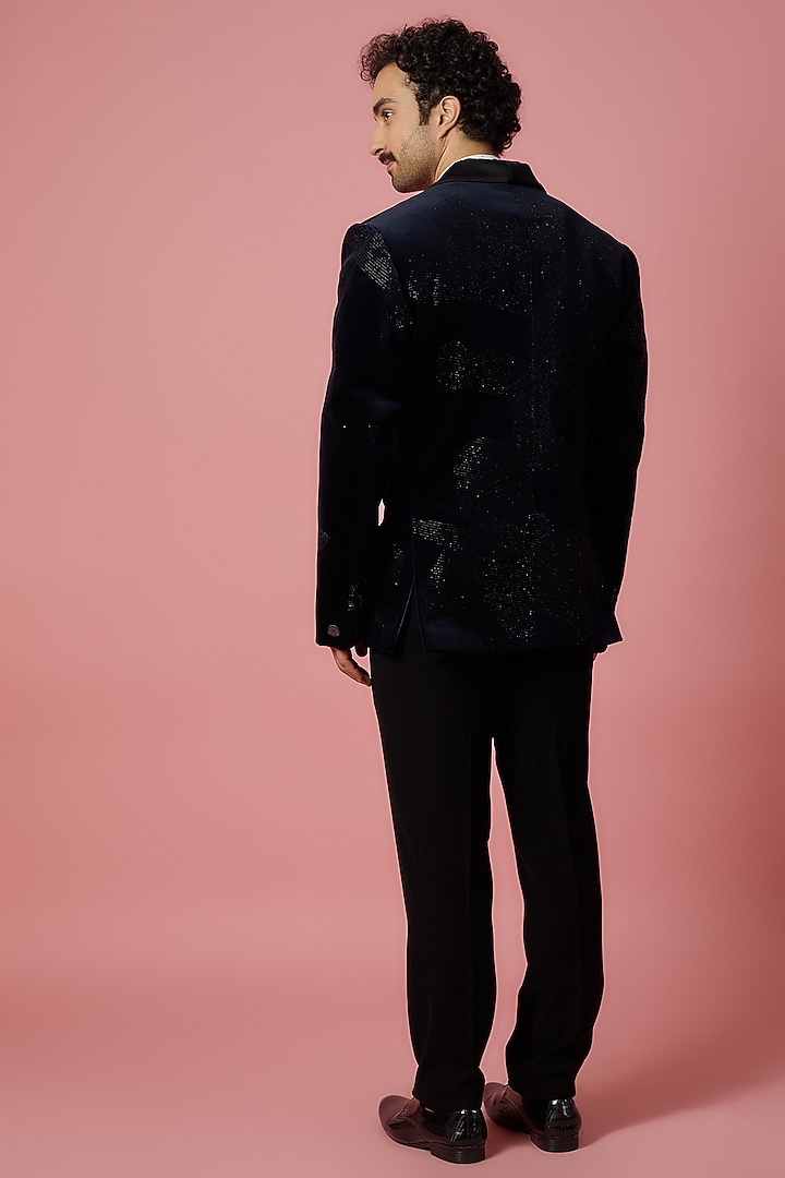Navy Blue Velvet Blazer Set by Jayesh and Kaajal Shah Men at Pernia's Pop Up Shop