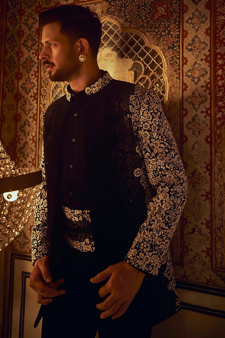 Navy Blue Velvet Floral Thread Embroidered Groom Indowestern Set by Jayesh and Kaajal Shah Men at Pernia's Pop Up Shop