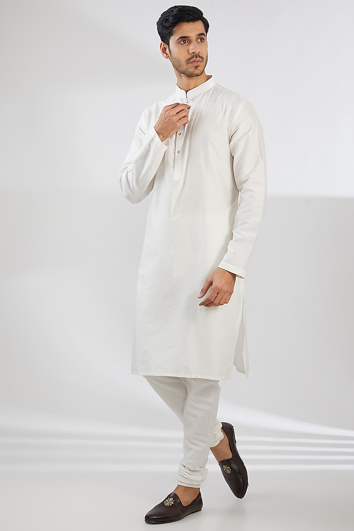 Ivory Pure Silk Hand Embroidered Groom Sherwani Set by Jayesh and Kaajal Shah Men at Pernia's Pop Up Shop