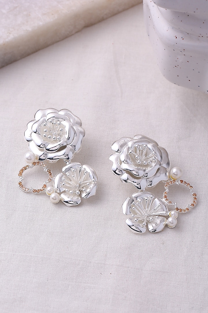 Luxury Color Blossom Diamond Earrings Mother of Pearl Light Pink