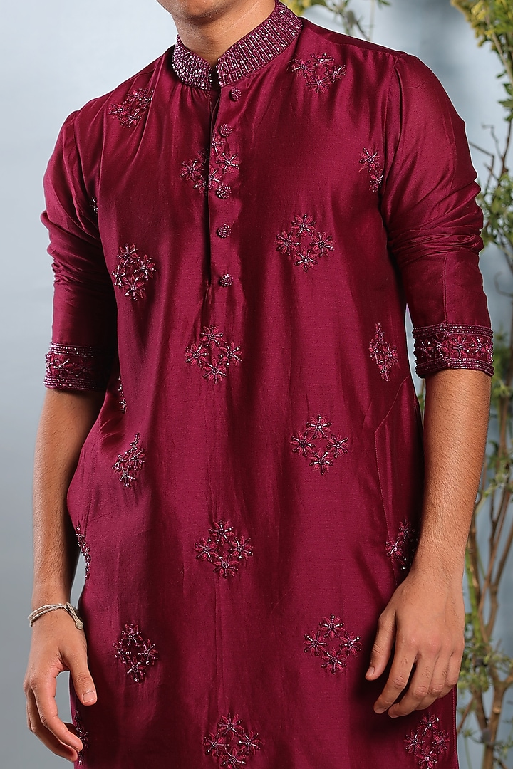 Wine Embroidered Kurta by Julie by Julie Shah Men at Pernia's Pop Up Shop