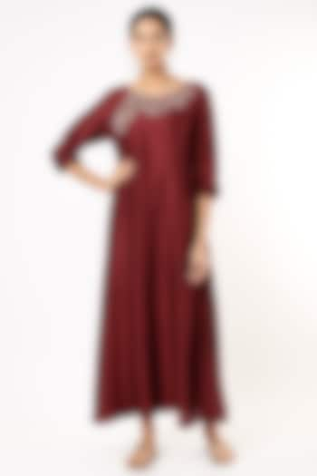 Maroon Embroidered Kurta by July at Pernia's Pop Up Shop