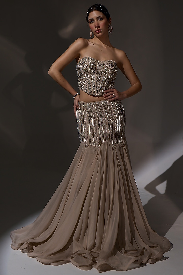 Vanilla White Organza Fish-Cut Wedding Lehenga Set by Jade By Ashima at Pernia's Pop Up Shop