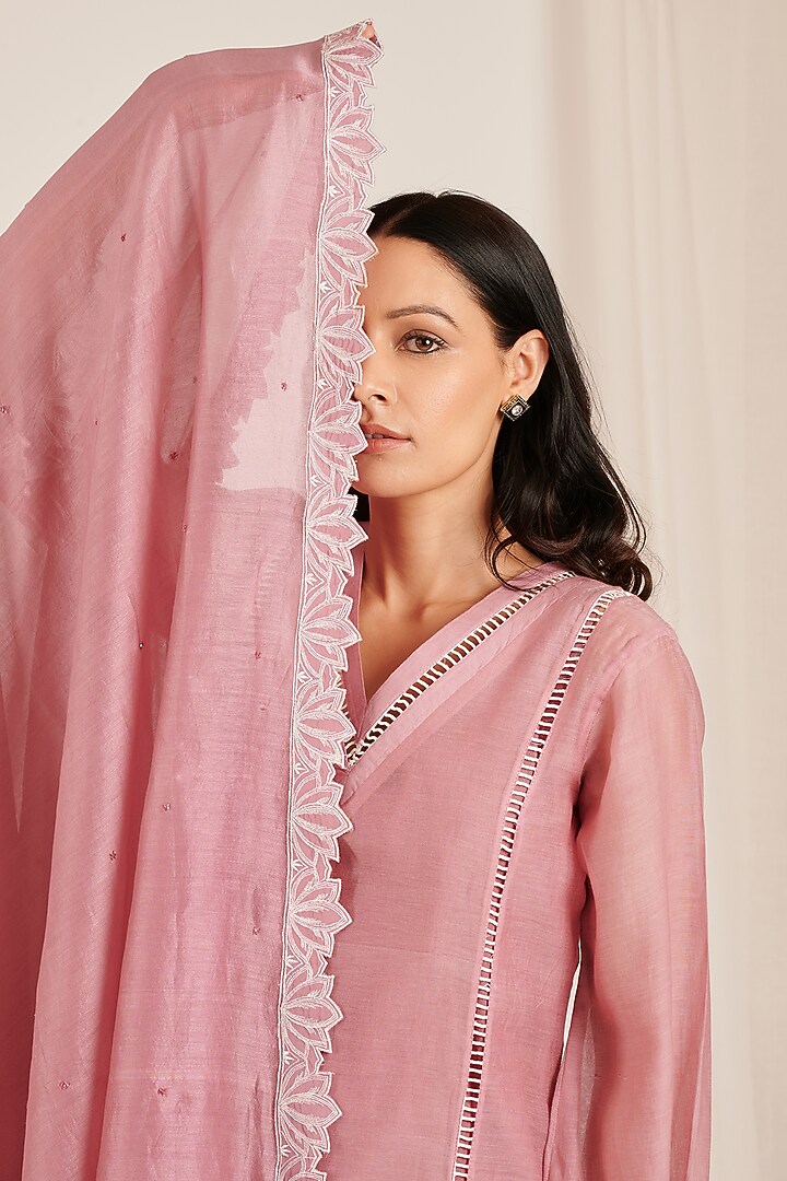 Vintage Rose Pink Kurta Set With Embroidery by Jdang at Pernia's Pop Up Shop
