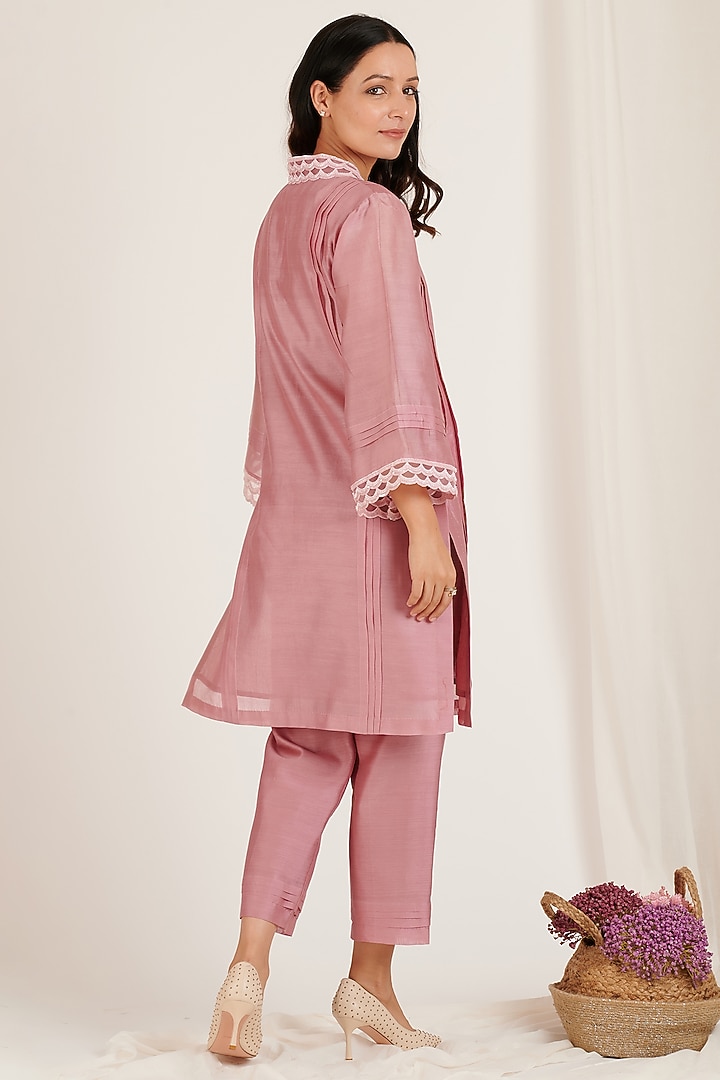 Vintage Rose Pink Chanderi Kurta Set by Jdang at Pernia's Pop Up Shop
