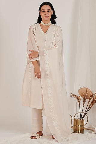 Moonlight Embroidered Kurta Set by Jdang