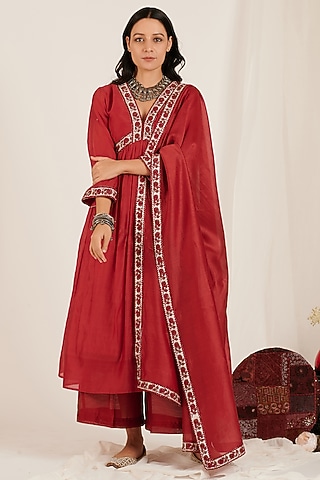 Maroon Embroidered Kurta Set by Jdang