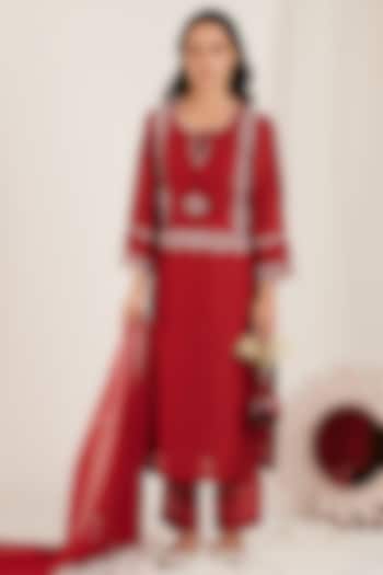Maroon Kurta Set With Embroidery by Jdang