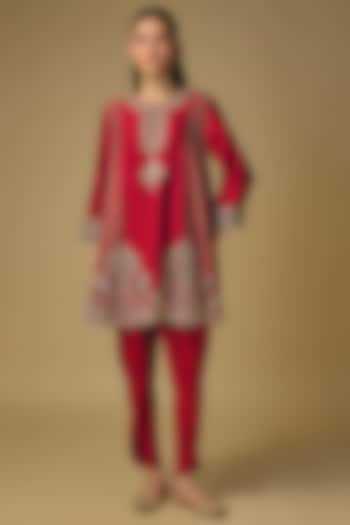 Red Silk Zardosi Work Kurta Set by Jayanti Reddy at Pernia's Pop Up Shop