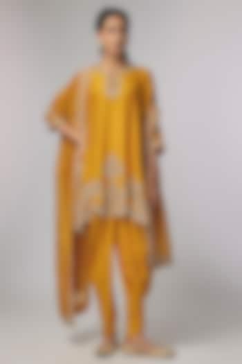 Yellow Silk Zardosi Work Kurta Set by Jayanti Reddy at Pernia's Pop Up Shop