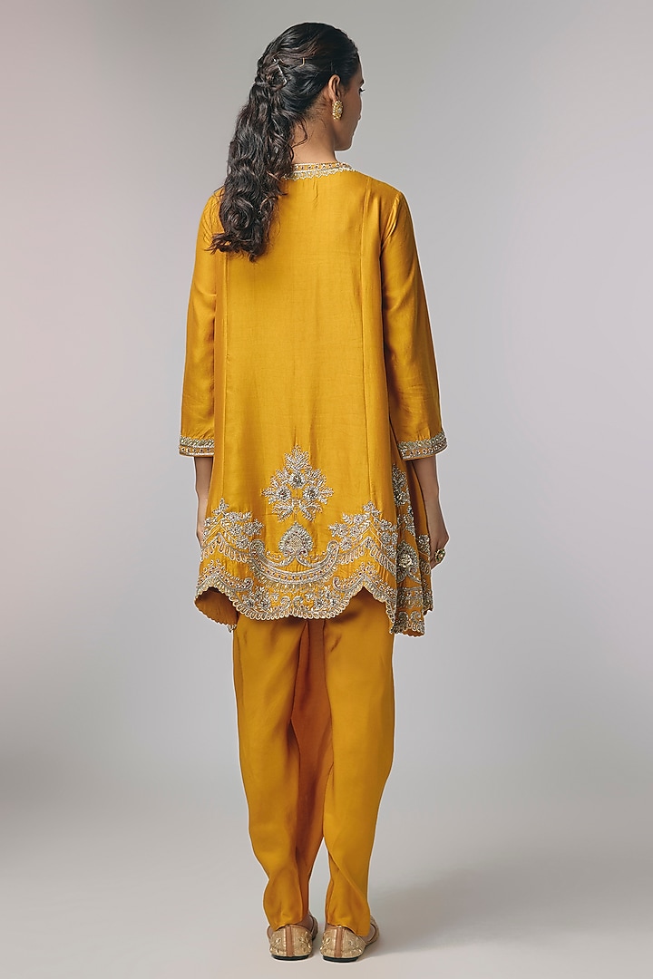 Yellow Silk Zardosi Work Kurta Set by Jayanti Reddy at Pernia's Pop Up Shop