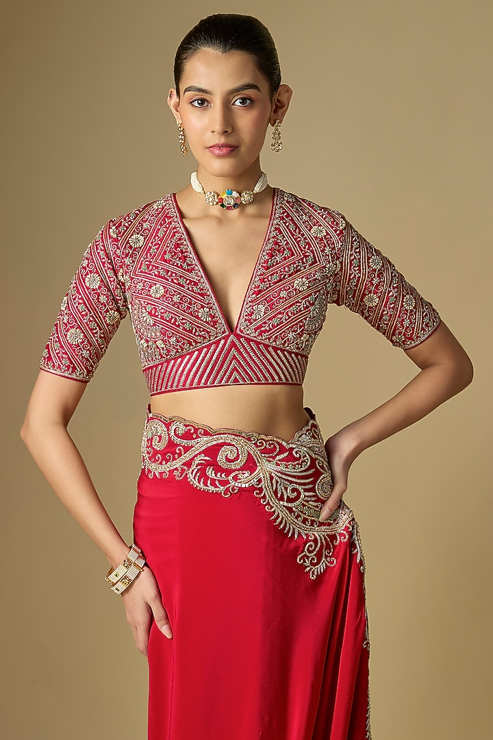 Red Raw Silk Embroidered Bridal Saree Set by Jayanti Reddy at Pernia's Pop Up Shop