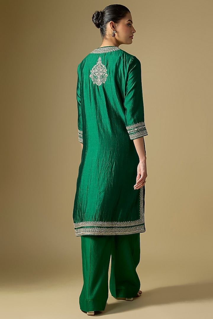 Emerald Green Silk Embroidered Kurta Set by Jayanti Reddy at Pernia's Pop Up Shop