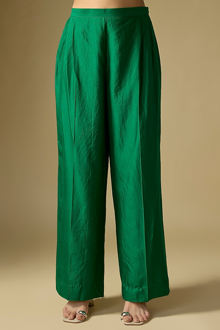 Emerald Green Silk Embroidered Kurta Set by Jayanti Reddy at Pernia's Pop Up Shop