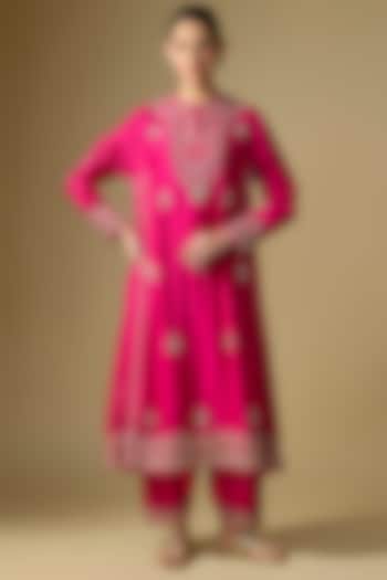 Rani Pink Silk Embroidered Kurta Set by Jayanti Reddy at Pernia's Pop Up Shop