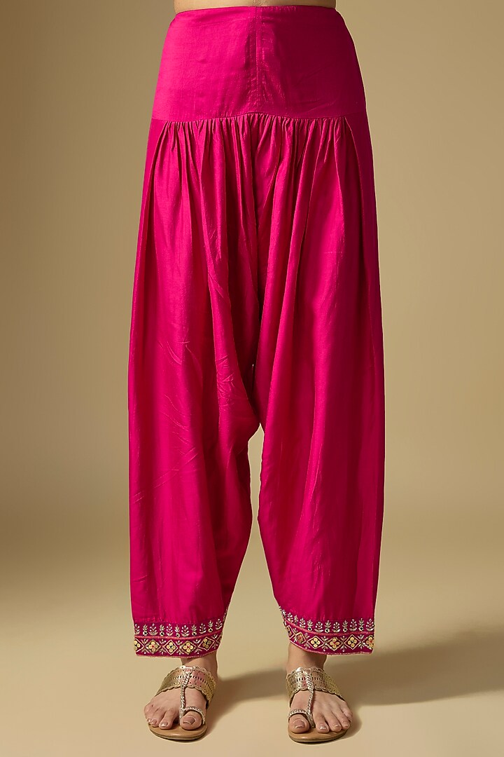 Rani Pink Silk Embroidered Kurta Set by Jayanti Reddy at Pernia's Pop Up Shop