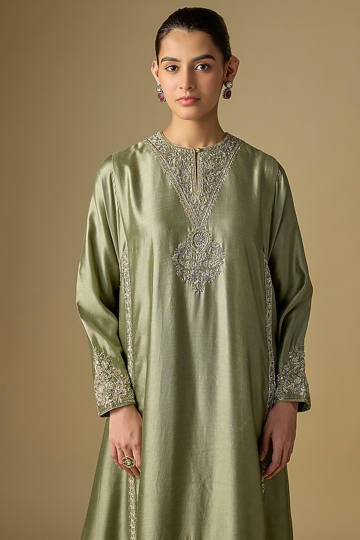 Mint Green Silk Embroidered Kurta Set by Jayanti Reddy at Pernia's Pop Up Shop