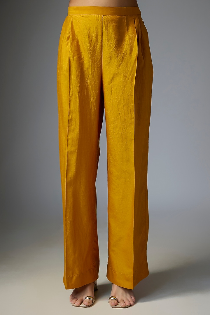 Mango Yellow Silk Embroidered Kaftan Set by Jayanti Reddy at Pernia's Pop Up Shop