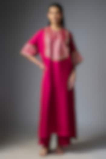 Pink Silk Embroidered Kaftan Set by Jayanti Reddy at Pernia's Pop Up Shop