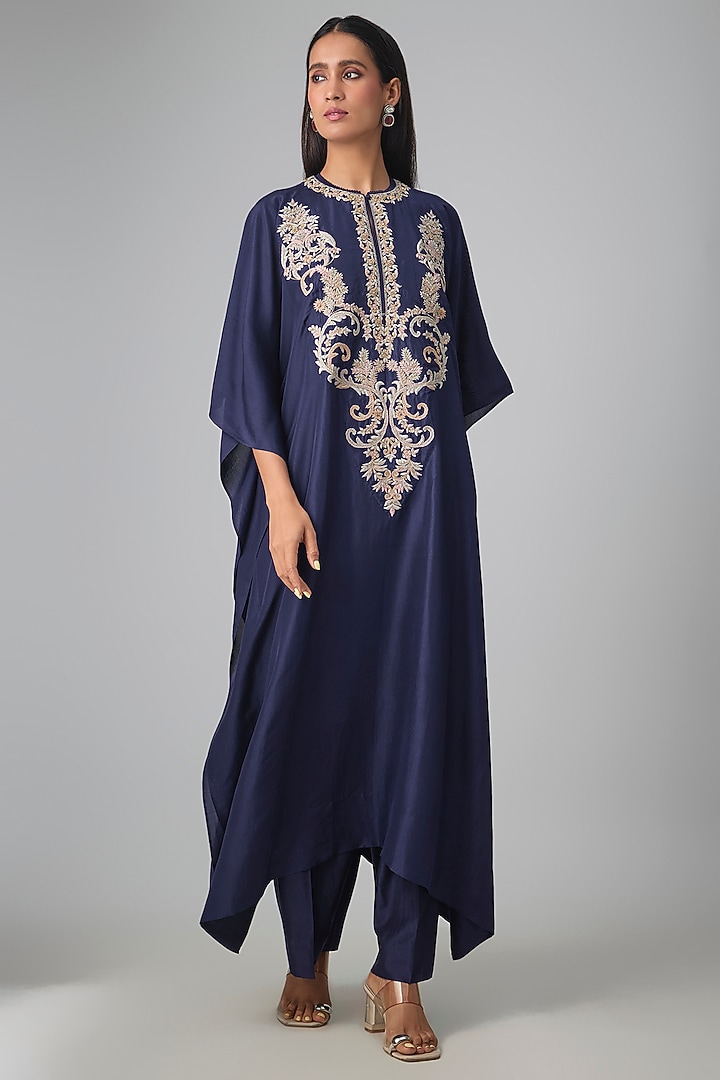 Blue Silk Thread Work Kaftan Set by Jayanti Reddy at Pernia's Pop Up Shop