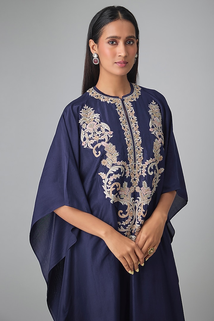 Blue Silk Thread Work Kaftan Set by Jayanti Reddy at Pernia's Pop Up Shop