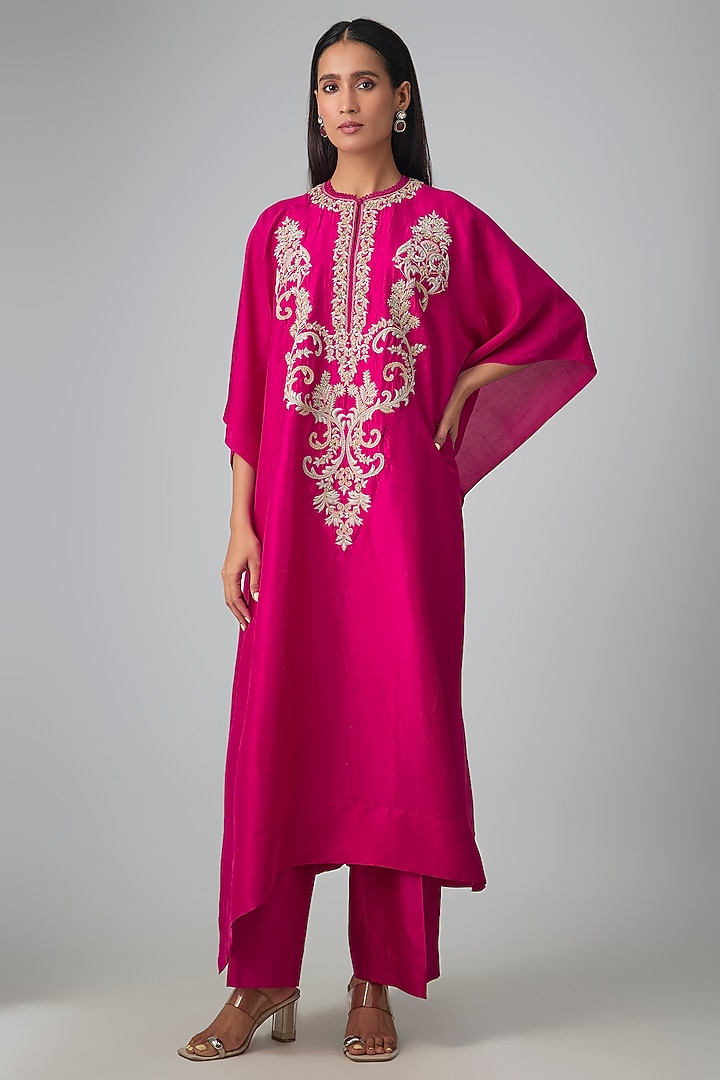 Pink Silk Thread Work Kaftan Set by Jayanti Reddy at Pernia's Pop Up Shop