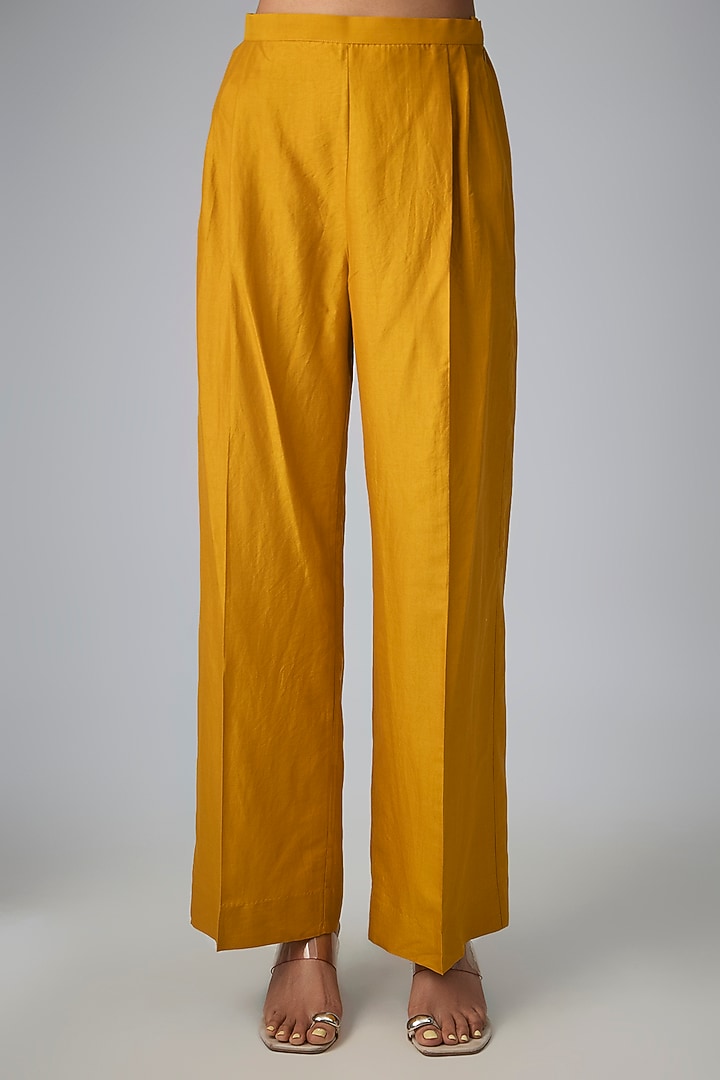 Mango Yellow Silk Thread Work Kaftan Set by Jayanti Reddy at Pernia's Pop Up Shop