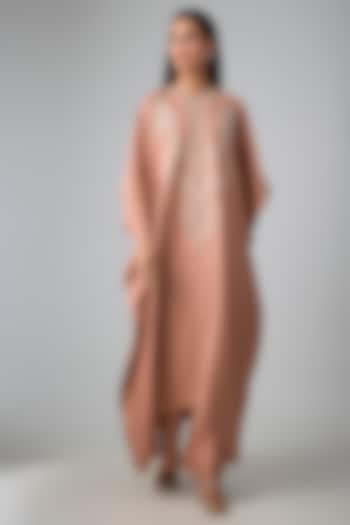 Peach Silk Thread Work Kaftan Set by Jayanti Reddy at Pernia's Pop Up Shop
