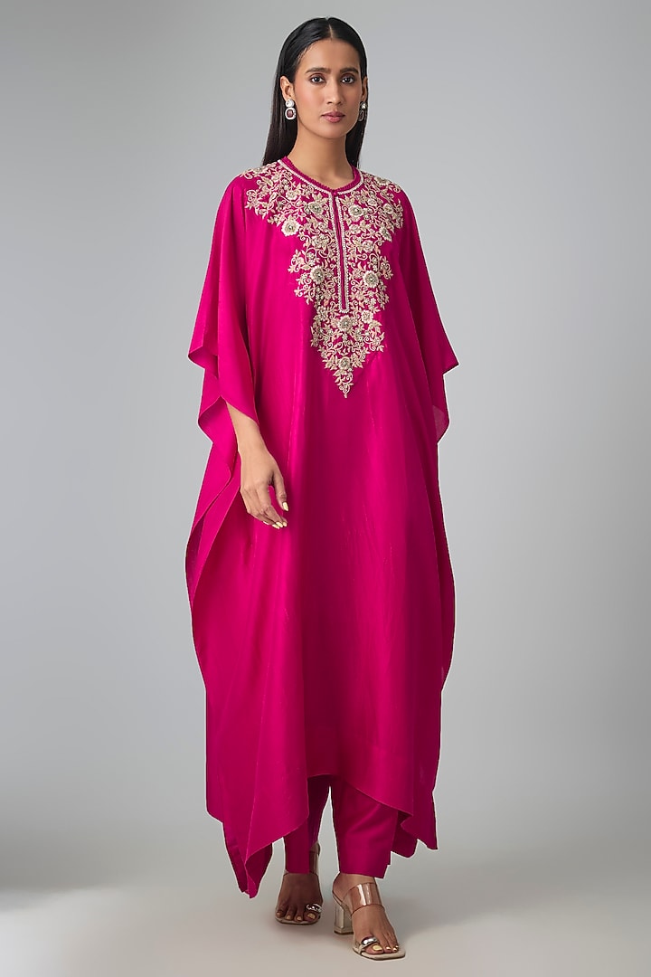 Pink Silk Thread Work Kaftan Set by Jayanti Reddy at Pernia's Pop Up Shop