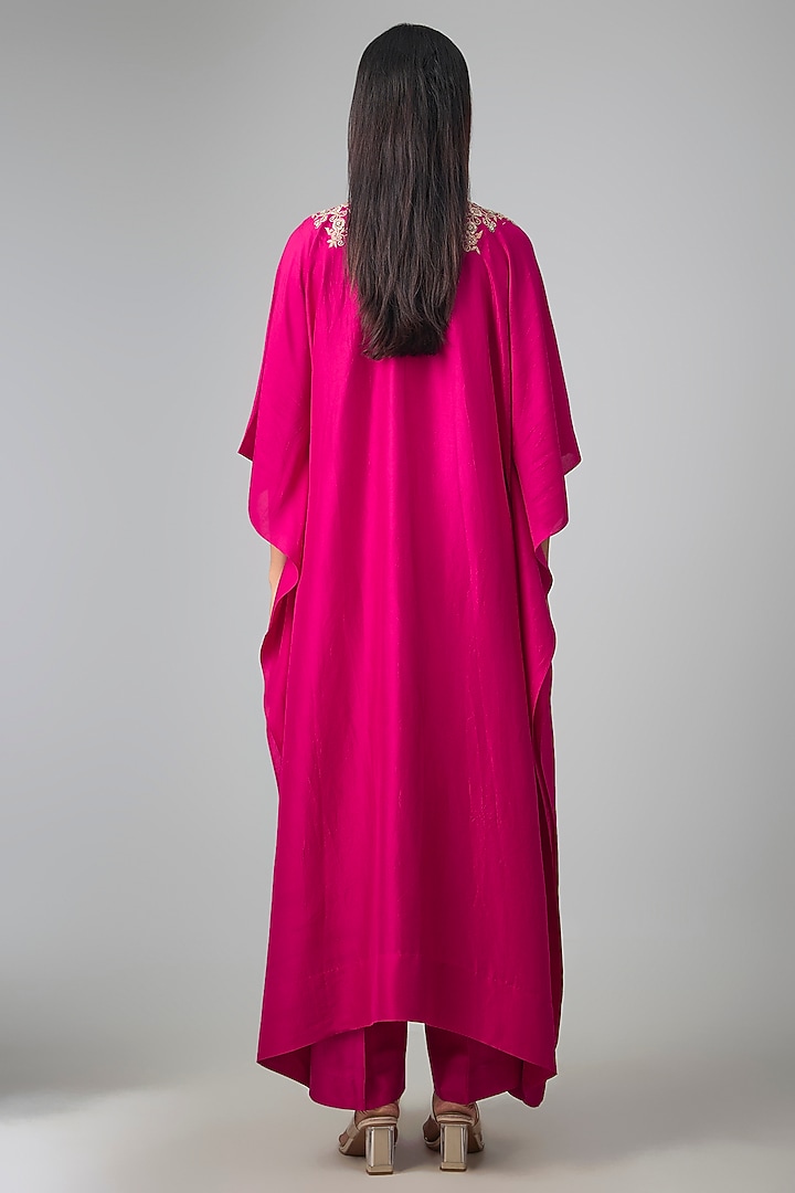 Pink Silk Thread Work Kaftan Set by Jayanti Reddy at Pernia's Pop Up Shop