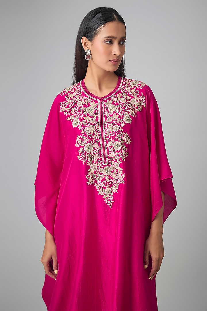 Pink Silk Thread Work Kaftan Set by Jayanti Reddy at Pernia's Pop Up Shop