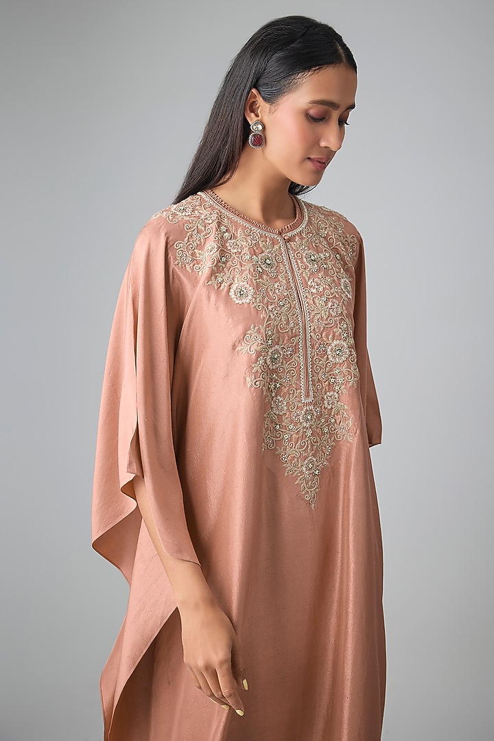 Peach Silk Thread Work Kaftan Set by Jayanti Reddy at Pernia's Pop Up Shop