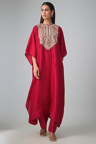 Red Silk Thread Work Kaftan Set by Jayanti Reddy