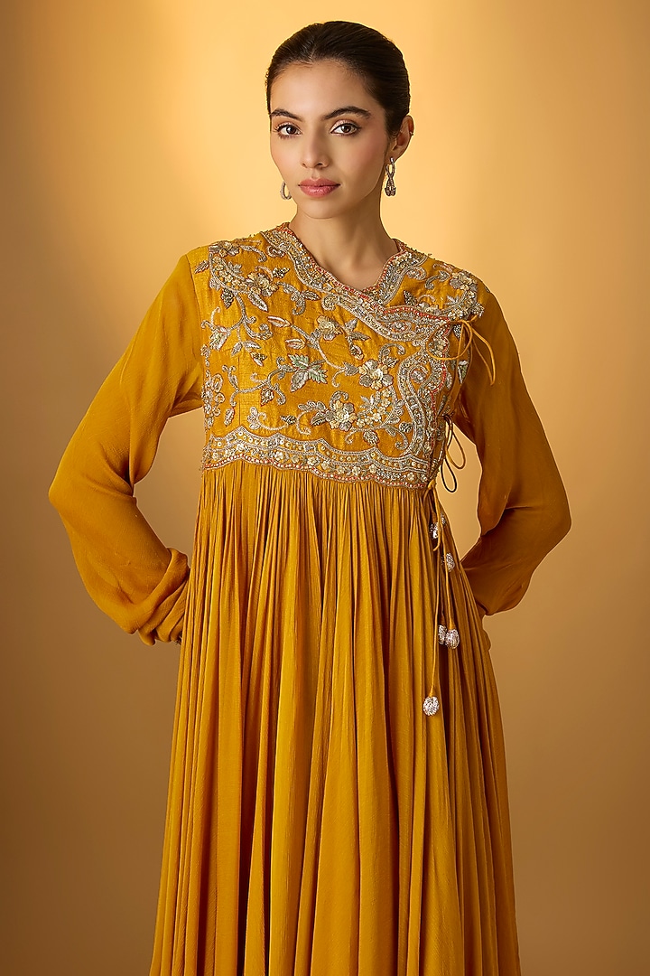 Mango Yellow Raw Silk & Chiffon Zardosi Embroidered Bridal Anarkali Set by Jayanti Reddy at Pernia's Pop Up Shop