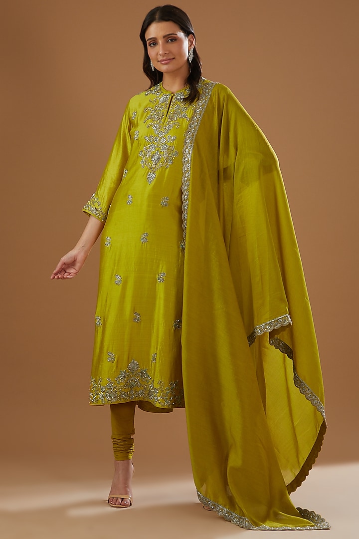 Mustard Cheniya Silk Embroidered Kurta Set by Jayanti Reddy at Pernia's Pop Up Shop