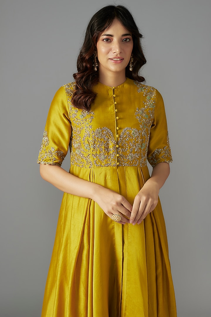 Mustard Silk Zari Embroidered Wedding Anarkali Set by Jayanti Reddy at Pernia's Pop Up Shop