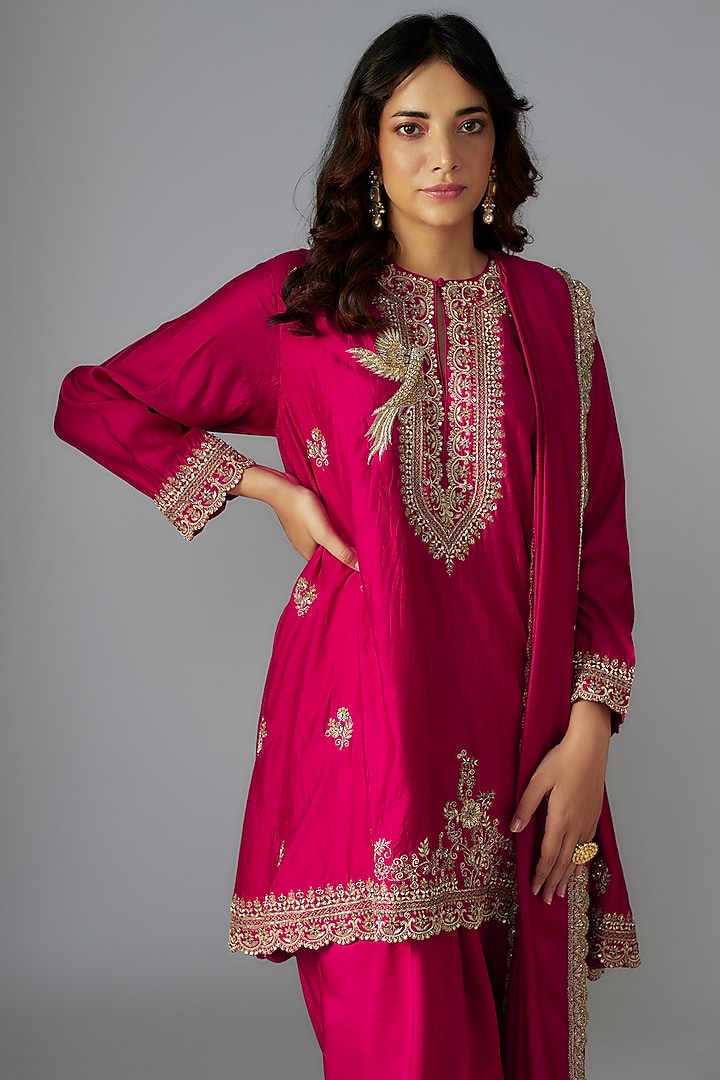 Pink Silk Zari Embroidered Kurta Set by Jayanti Reddy at Pernia's Pop Up Shop