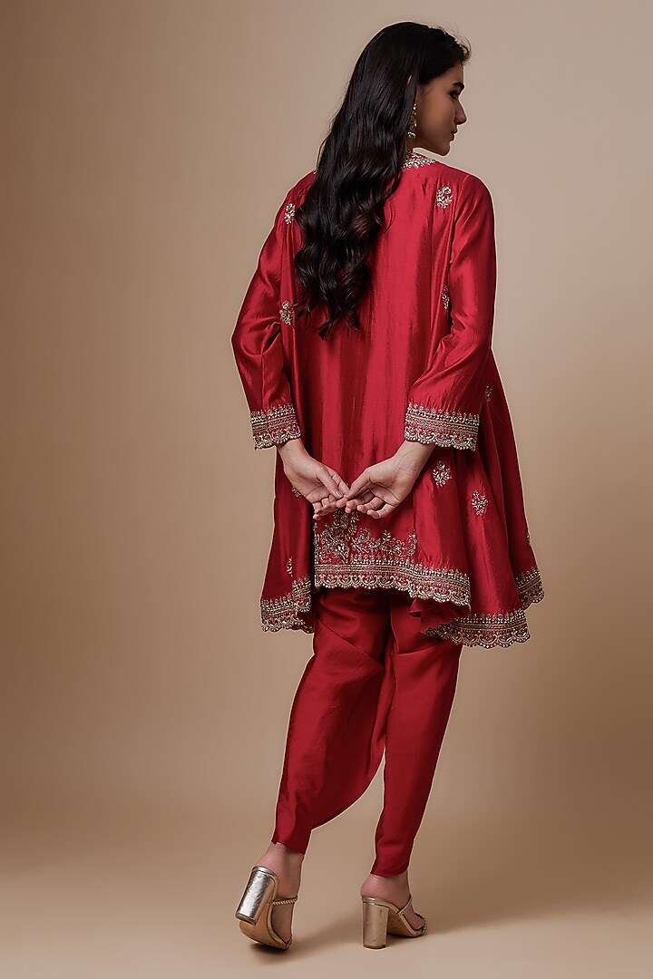 Red Silk Zari Embroidered Kurta Set by Jayanti Reddy at Pernia's Pop Up Shop
