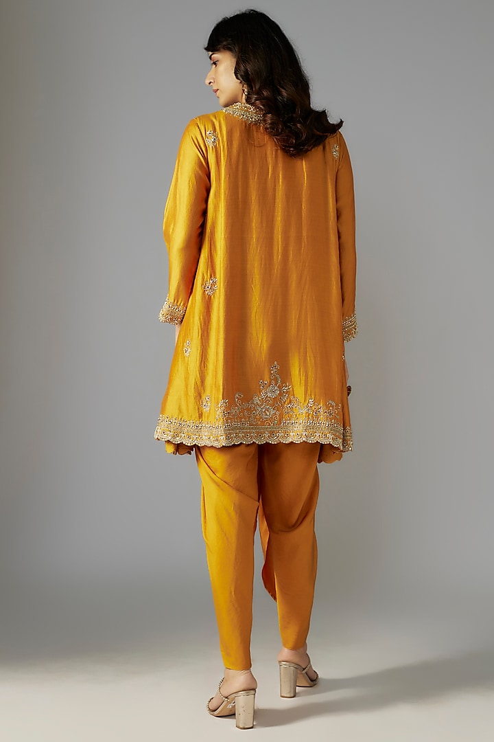 Mango Yellow Silk Zari Embroidered Kurta Set by Jayanti Reddy at Pernia's Pop Up Shop