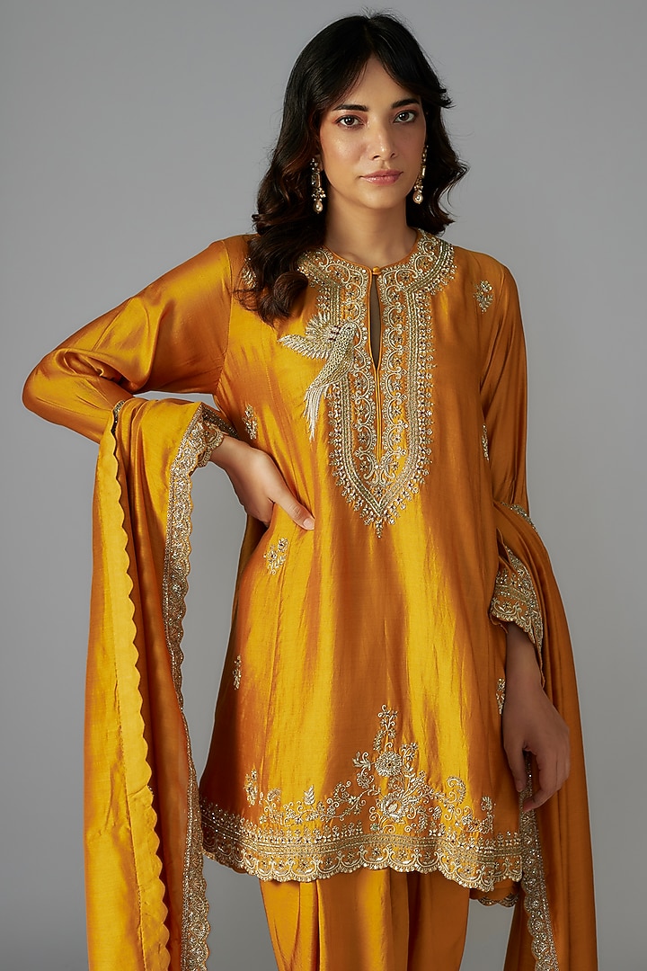 Mango Yellow Silk Zari Embroidered Kurta Set by Jayanti Reddy at Pernia's Pop Up Shop