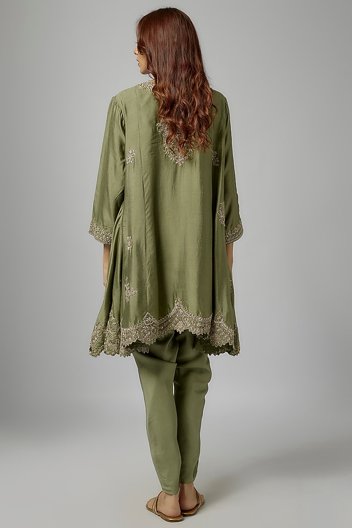 Mint Green Silk Embroidered Kurta Set by Jayanti Reddy at Pernia's Pop Up Shop