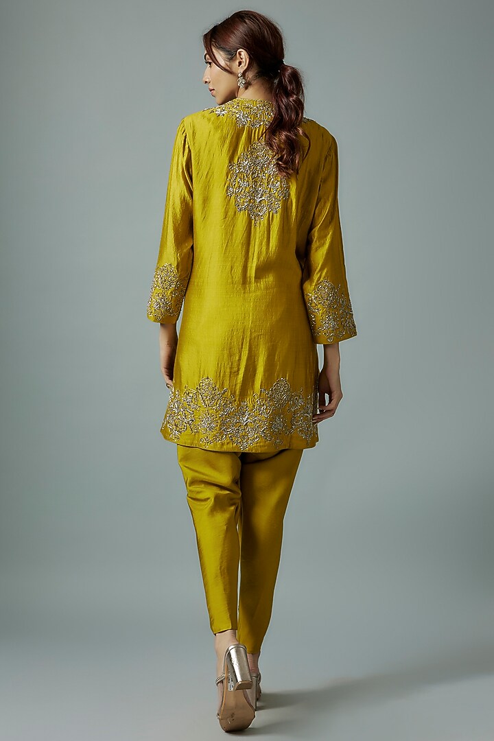 Mustard Silk Zari Embroidered Kurta Set by Jayanti Reddy at Pernia's Pop Up Shop