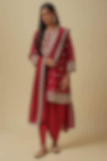 Red Silk Zardosi Embroidered Tunic Set by Jayanti Reddy at Pernia's Pop Up Shop