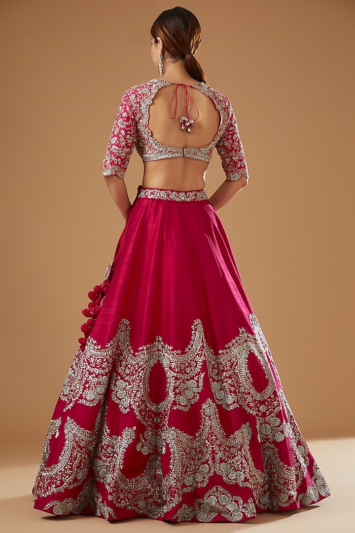 Red Silk Embroidered Bridal Lehenga Set by Jayanti Reddy at Pernia's Pop Up Shop