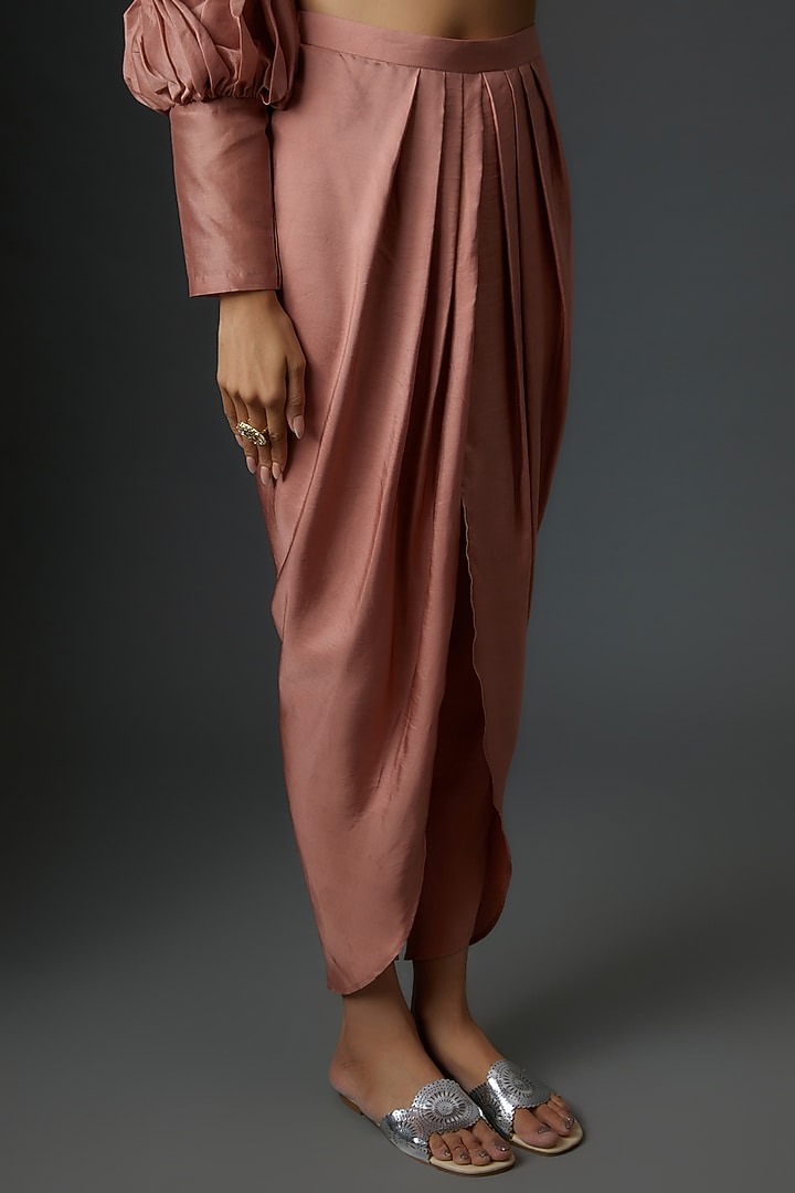 Peach Silk Dhoti Set by Jayanti Reddy at Pernia's Pop Up Shop