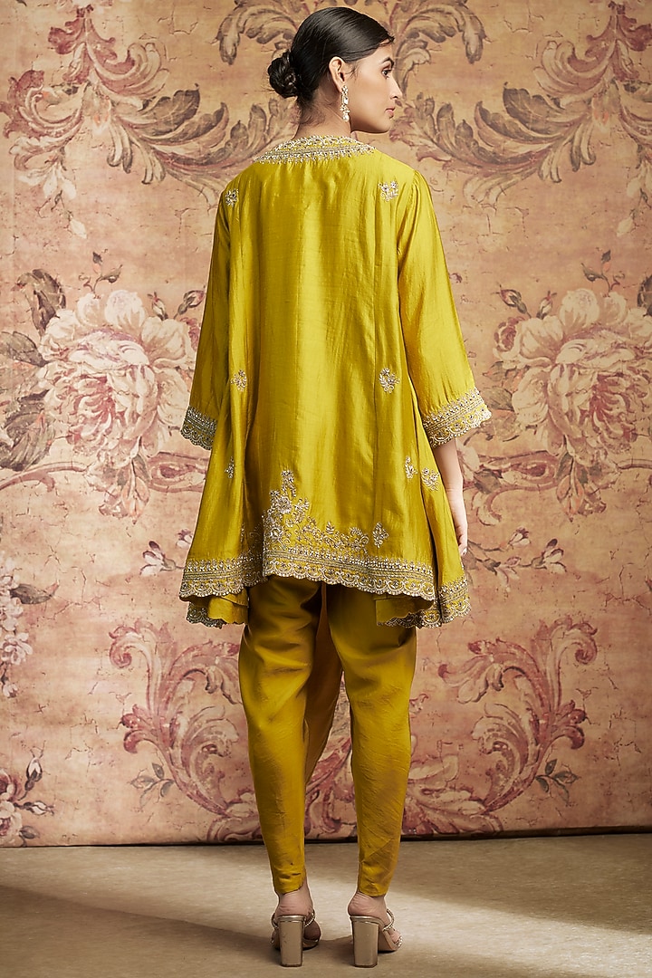 Mustard Yellow Silk Zari Embroidered Paneled Kurta Set by Jayanti Reddy at Pernia's Pop Up Shop