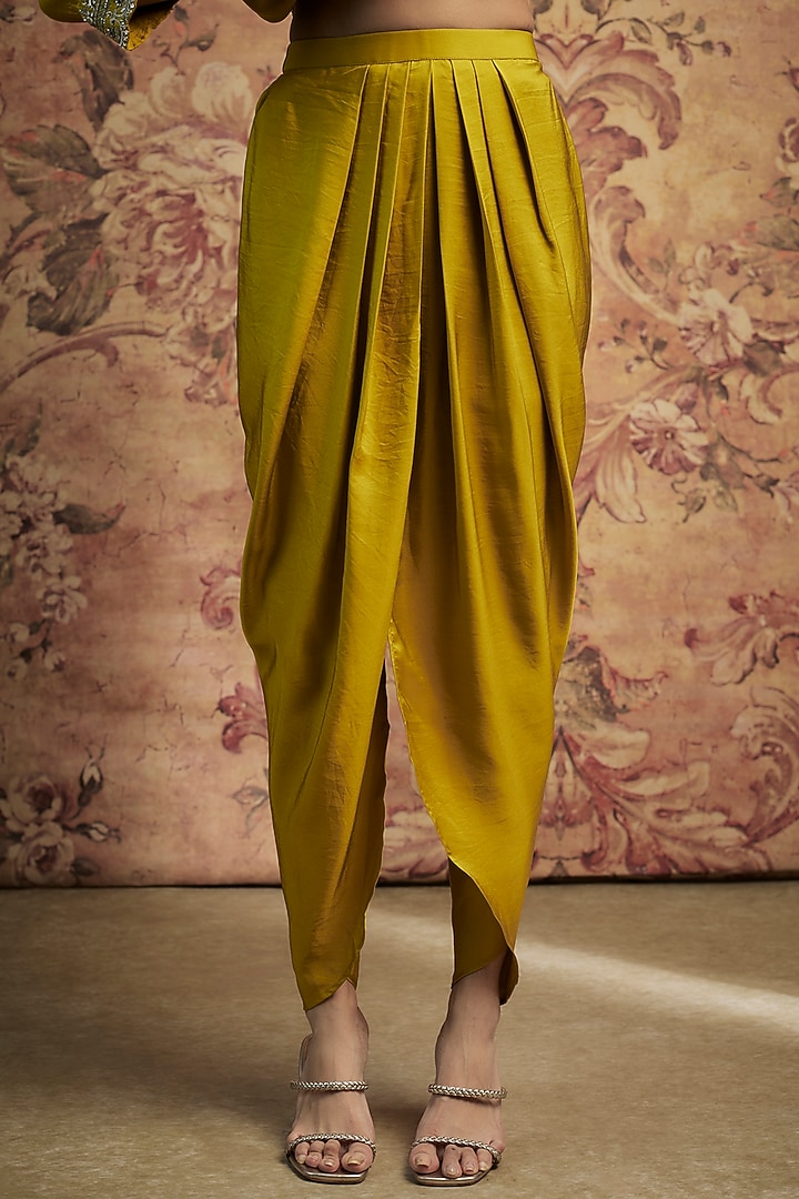 Mustard Yellow Silk Zari Embroidered Paneled Kurta Set by Jayanti Reddy at Pernia's Pop Up Shop