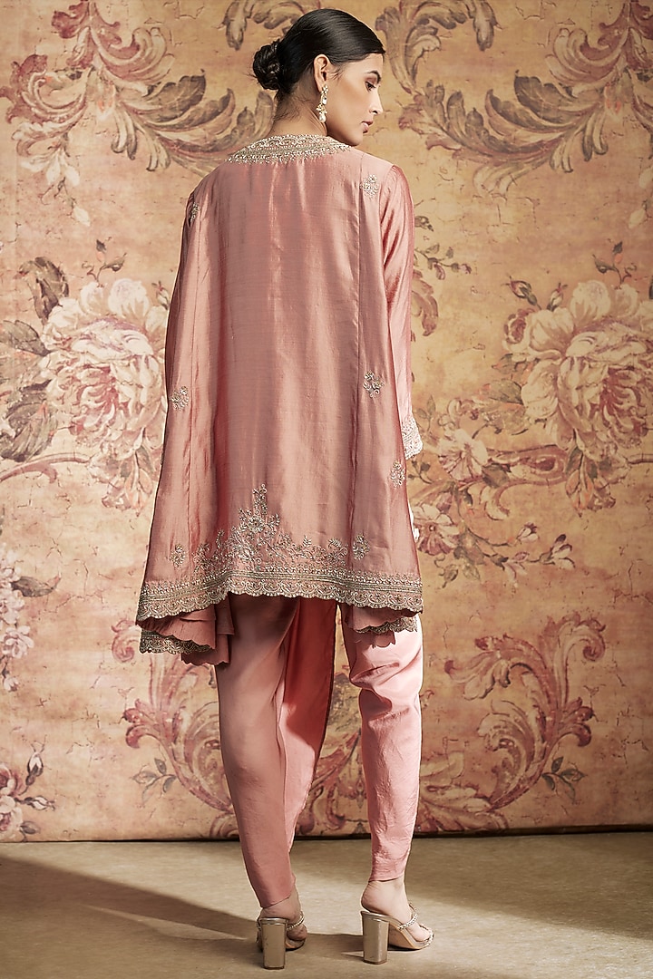 Peach Silk Zari Embroidered Paneled Kurta Set by Jayanti Reddy at Pernia's Pop Up Shop